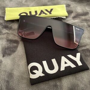 QUAY Nightfall 1212 sunglasses